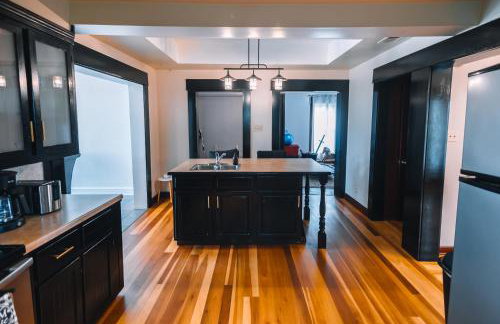 Downtown Escape Great for large families & groups - Foto 19