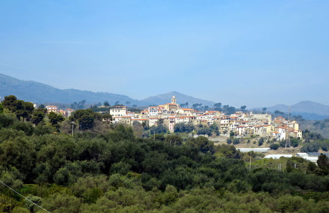 2 bedroom Apartment in Cipressa with garden - Photo 27