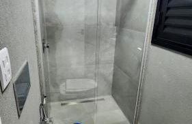 Estúdio com Quarto Privativo, TV e Cama Super King - Foto 15