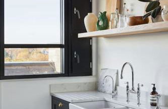 Stunning architect designed beachfront property - Foto 46