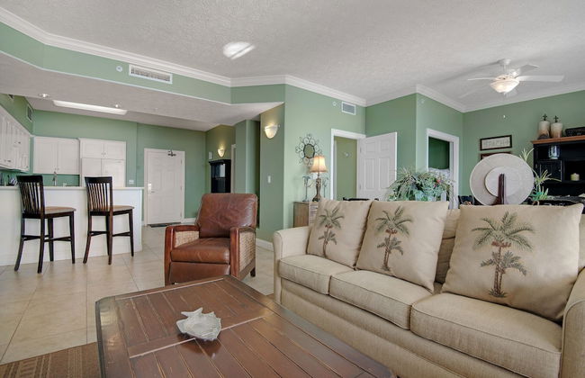 Tropical High-Rise Condo with Beachside Pool Access and Free Poolside WiFi - Unit 2004 by RedAwning - Foto 14