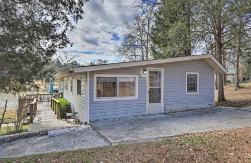Lake Sinclair Cottage with Deck and Boat Dock! - Foto 2
