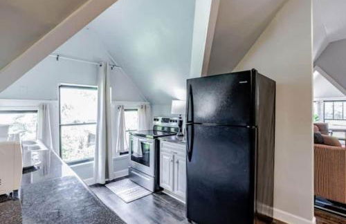 Dauphin District Darling #3-Downtown, Restaurants - Photo 8