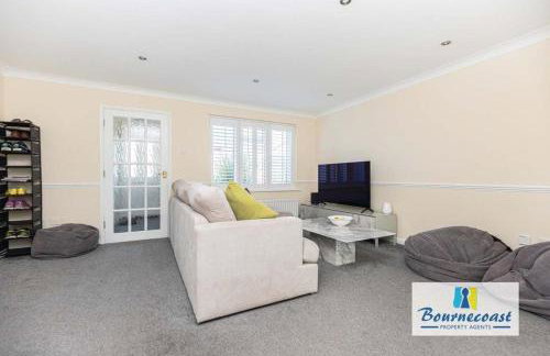 AUSTER CLOSE by BOURNECOAST - A Family Home with Garden and Parking - WIFI - HB9617 - Foto 8