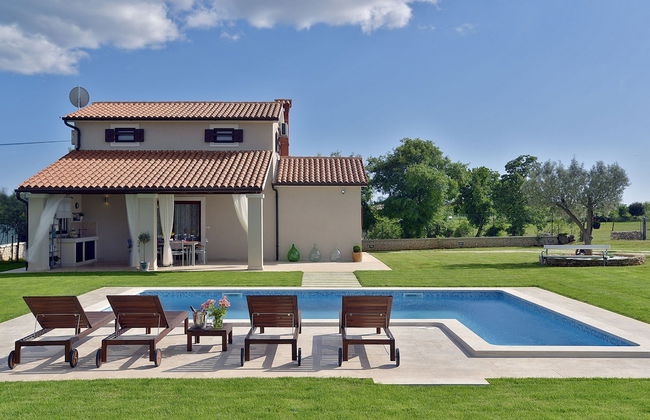 Modern Holiday Home With Pool in Marcana - Foto 10