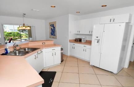 Altaira - Top Location Lake View Pool Spa4 Bed - Photo 29