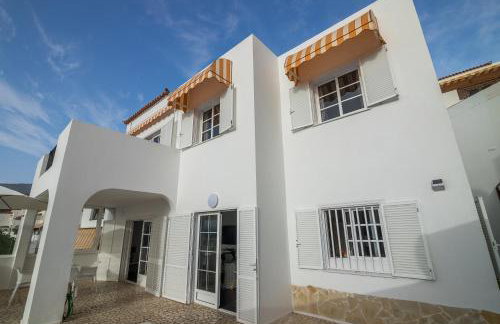 BEAUTIFUL VILLA - 4 bedrooms, heated pool, 2 priv car park places, fibre net, PS5, tv channels - Foto 67