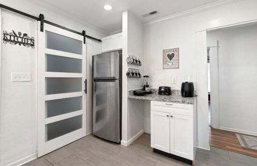 Mara Retreat with Fire Pit-Grill-Patio-Games-Jacuzzi - Photo 27