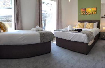 4 Bed - Parking - Close to M4 - Ideal for Work - Foto 8