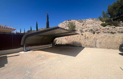 La casica de madera con Jacuzzi exterior y barbacoa - Foto 46