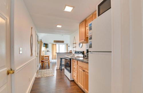 Lake George Waterfront Cabin with On-Site Marina! - Foto 3