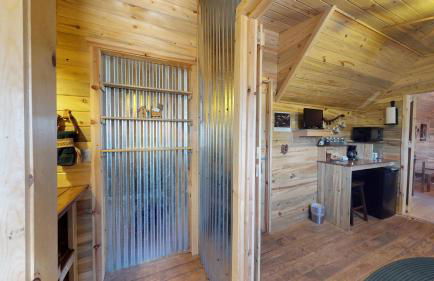 Canyonlands Barn Cabin with Loft, Full Kitchen, Dining Area for Large Groups - Photo 23