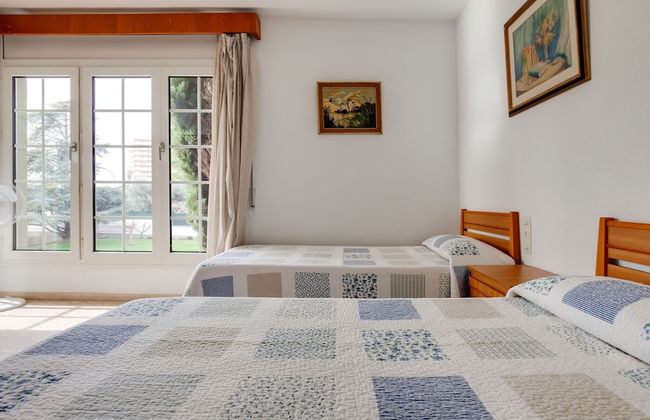 Deluxe Villa in Urbanització Bon Relax near Beach - Foto 10