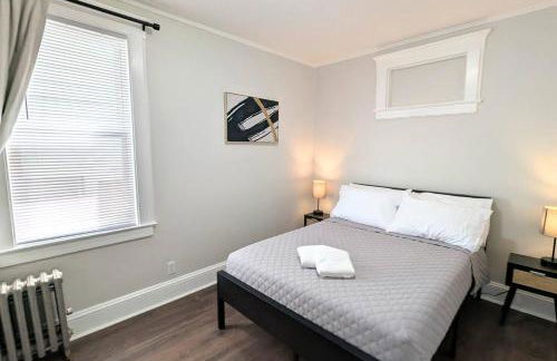 Cozy Gem 18Min to EWR, 8min > NYC Train + Parking - Foto 17