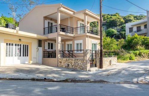 Lovely Maisonette in the village - Photo 1