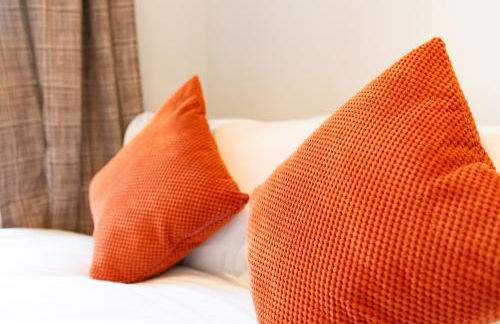 4 Bedroom Home - Contractor Ready - 2 Mins to Town CM7 - Foto 17