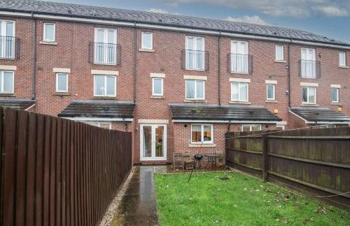 5 bed house with free secure parking in pleasant quiet location - Photo 23