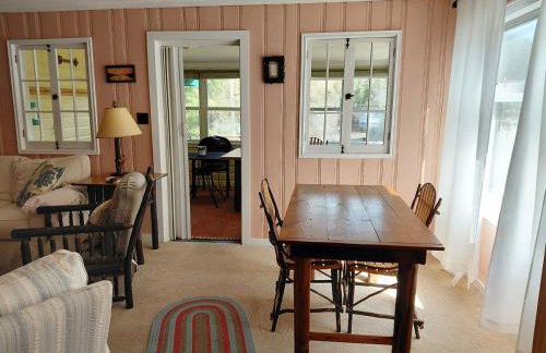Authentic Cottage on Lake George - Foto 9