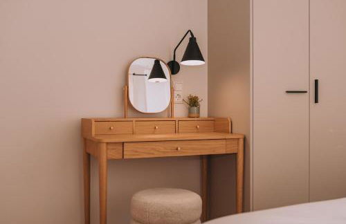 Bright & Contemporary Home with Balcony in Vibrant Piraeus - Foto 36