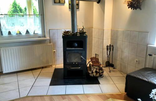 Piękny domek z dużym ogrodem - Foto 26