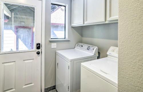 Charming Chester Home with Furnished Porch! - Foto 18