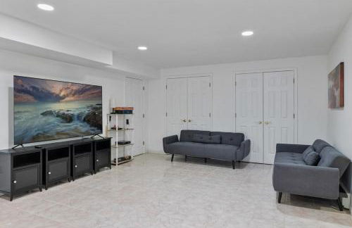 Secluded 9BR Getaway, Pool, Hot Tub & Huge Deck - Foto 35