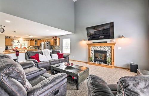 Large Cleveland Home with Fire Pit and Backyard! - Foto 9