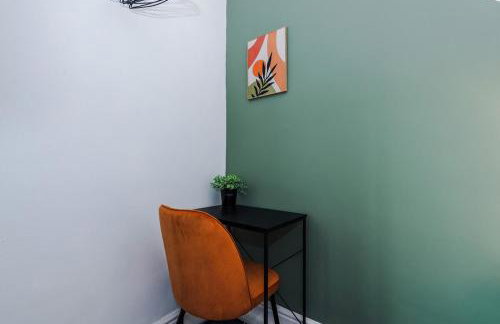 NEW! Modern 3-Bed House, Free Parking, Fast Wi-Fi & Easy Manchester Access - Foto 16