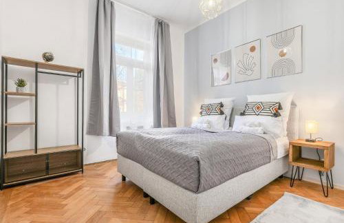 cruwzo I Modern Centrally Located Apartment with Parking Modern Centrally Located Apartment with Parking - Photo 52