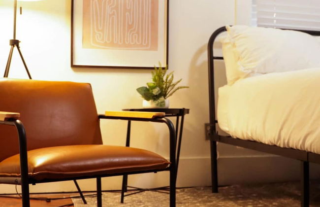 Jefferson Home Room 3 - Photo 2