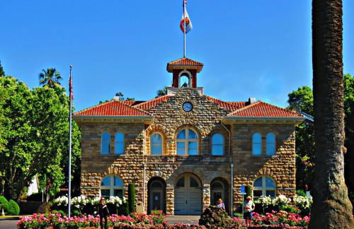 Spacious Oasis Hot Tub Backyard Garden 3BR/2BA - Foto 35