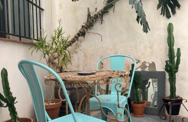 Charming Studio with Private Patio in Old Town - Photo 1