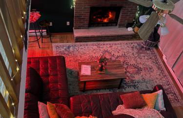 Hot tub - Game Loft & Arcade - 2 King Beds - Pet Friendly - Foto 6