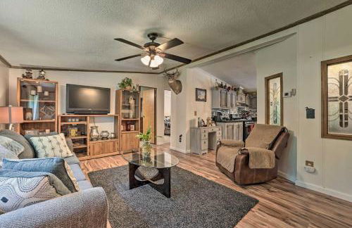 Cozy Hale Home Between Long and Loon Lakes! - Foto 23