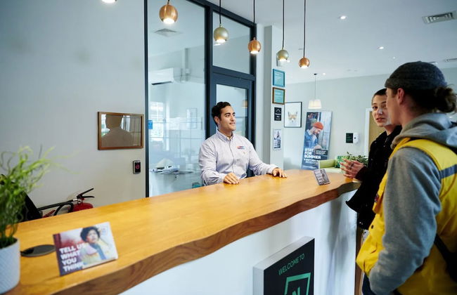 Student Only Canvas Walthamstow in London - Foto 1