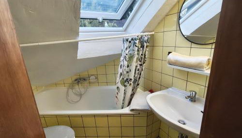 Deisterferien FeWo Hygge unterm Dach, 3 Personen, Balkon, Nur Netflix, WLAN, A2 Nähe - Foto 2