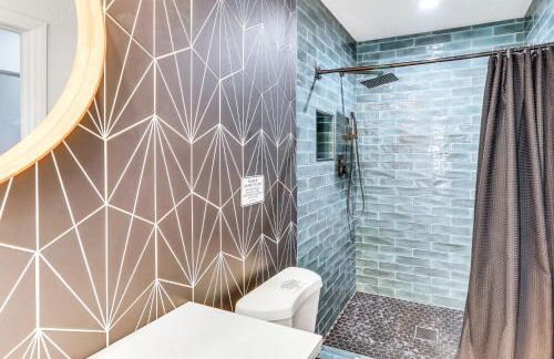 4,300-Sq-Ft Villa in West Vegas with Pool and Games! - Foto 18