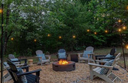 Monarch's Roost Luxe Cabin w Hot Tub and Sauna 10 Min to Helen - Foto 51
