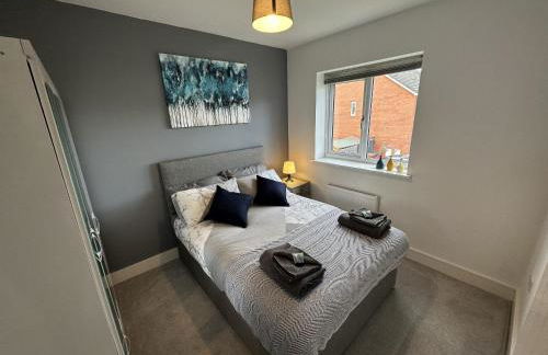 3 Bed Home for Contractors & Relocators with Parking, Garden & WiFi 5 mins walk to Town Centre & Train Station - Foto 18