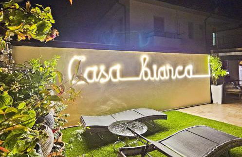 Casa Blanca Luino - Terrace Lounge - Photo 24