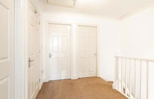 5 Bed House Heathrow Egham Virginia Water Sleeps 7 or Up To 8 If Sharing Beds, Mid To Long Term Bookings Welcome - Foto 14