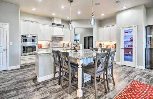 Modern Amarillo House with Fire Pit and Hot Tub! - Photo 10