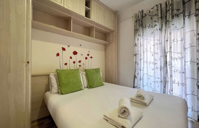 Stay U-nique Apartment Sardenya II - Photo 8