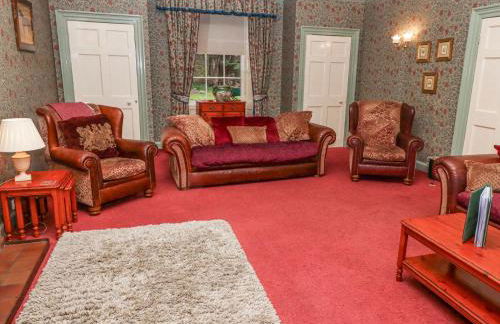 Cheviot Manor - Photo 9