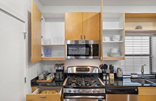 Houston Getaway by Downtown Pool Table Pets - Photo 11