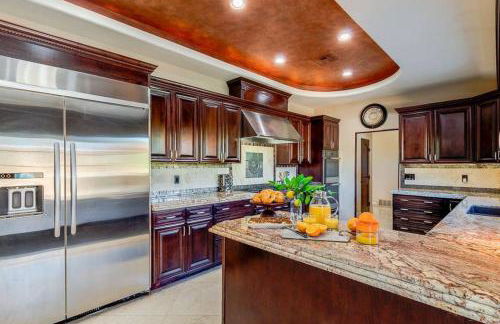 Estate Resort Style Oasis 6BDRM, 5.5 Bath Heated Pool with Misters - Foto 30