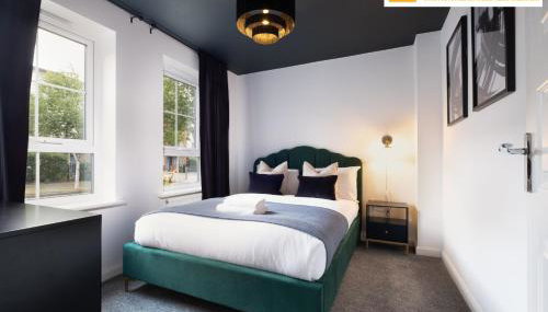 Four Bedroom Semi Detached House By Klarok Accommodation Peterborough With Free Parking & Garden - Foto 2, towels