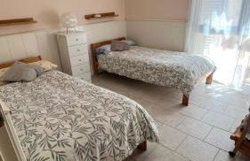 La Casita de Noe con vista al Pantano de San Juan - Foto 12