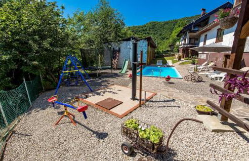 4 Bedroom Stunning Home In Plaski - Foto 48