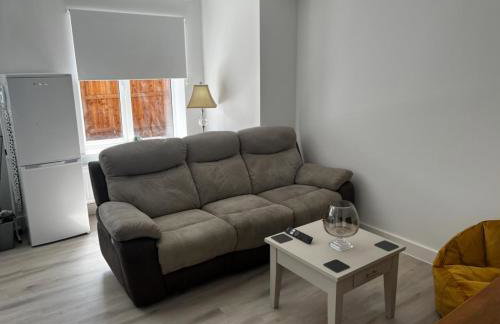 2 Bed Flat - Sleeps 8 - Pets - Garden - Parking - Foto 7